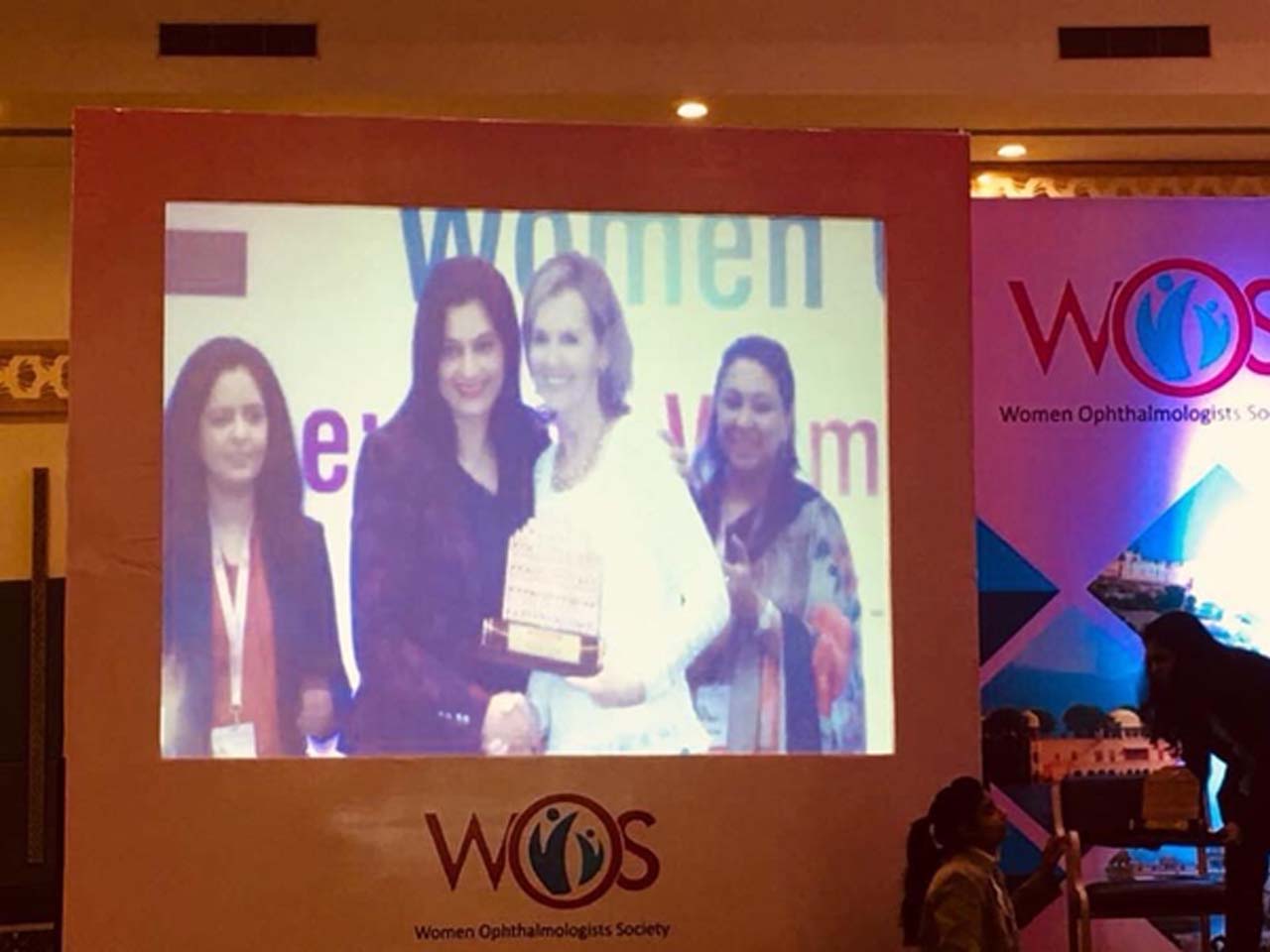 Cataract Surgery Vijay Cross Road  
